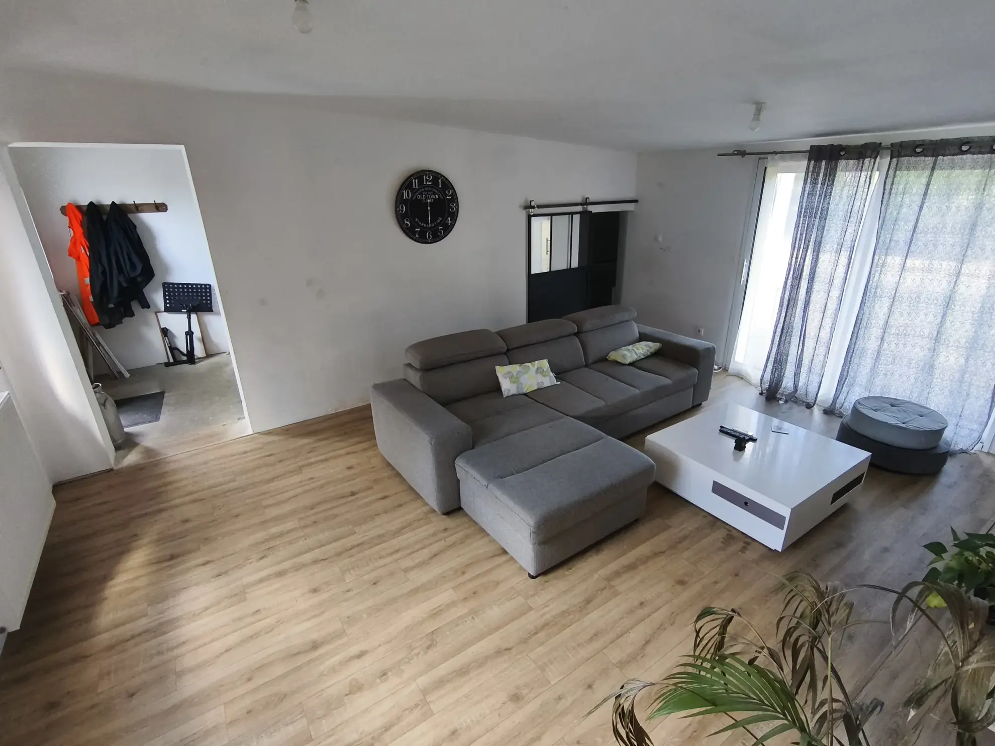 Charmante maison de 125 m² à La Suze-sur-Sarthe avec terrain arboré et garage 