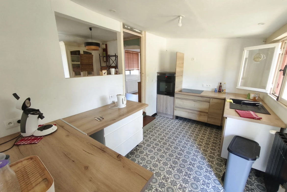Charmante maison de 125 m² à La Suze-sur-Sarthe avec terrain arboré et garage 