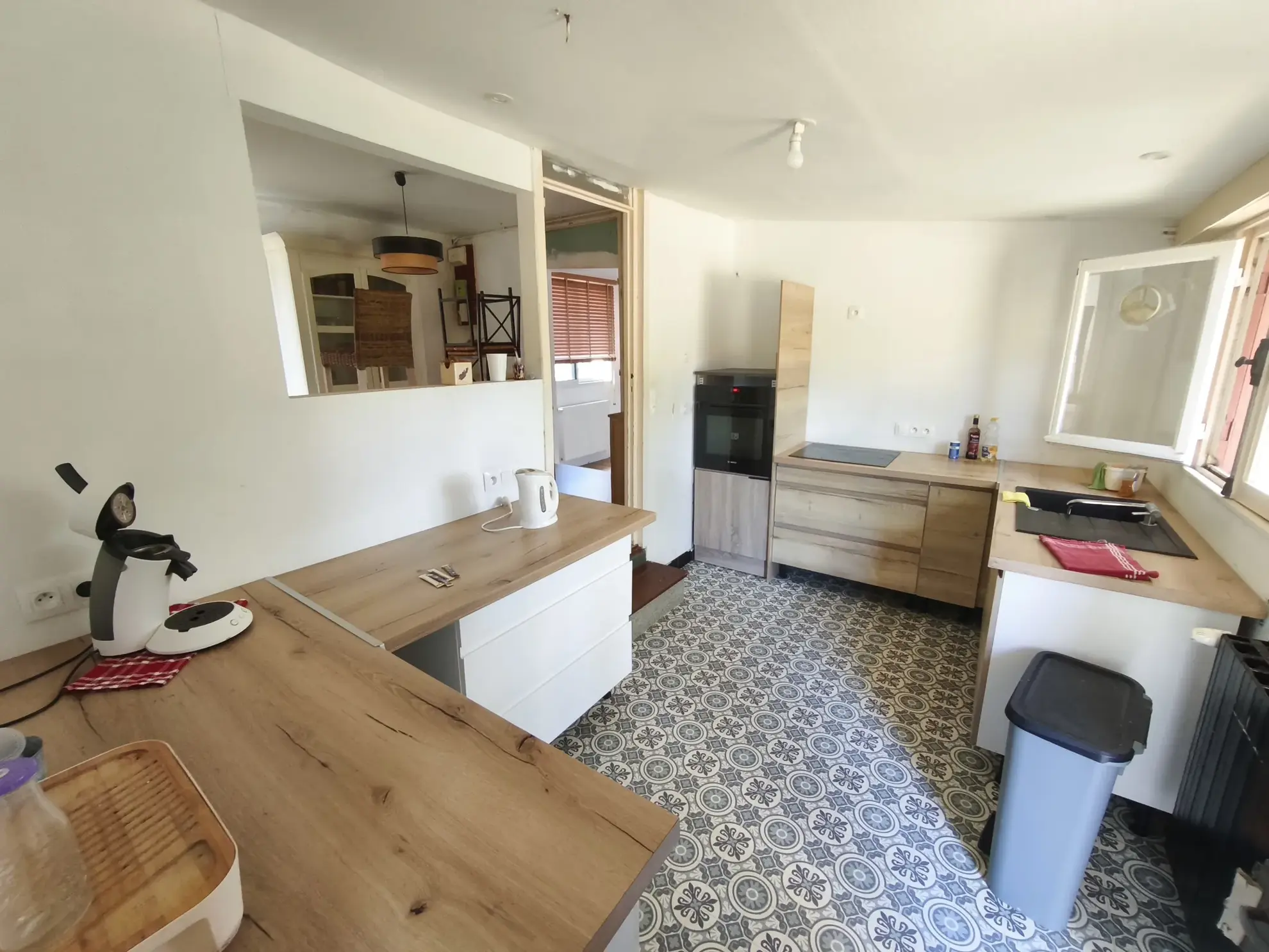 Charmante maison de 125 m² à La Suze-sur-Sarthe avec terrain arboré et garage 