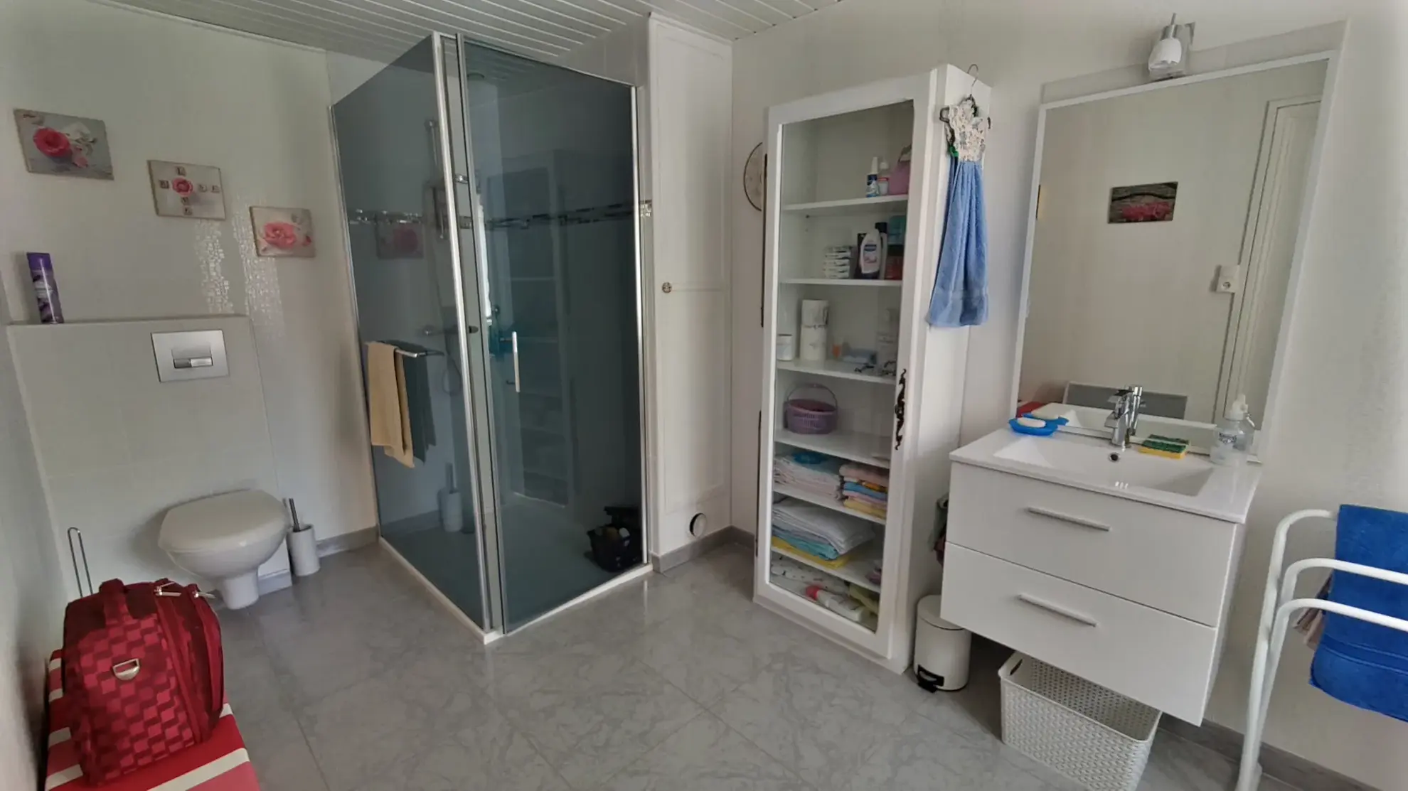 Maison rénovée de 96 m² avec cour et garage à Saint-Germain-L'Herm 