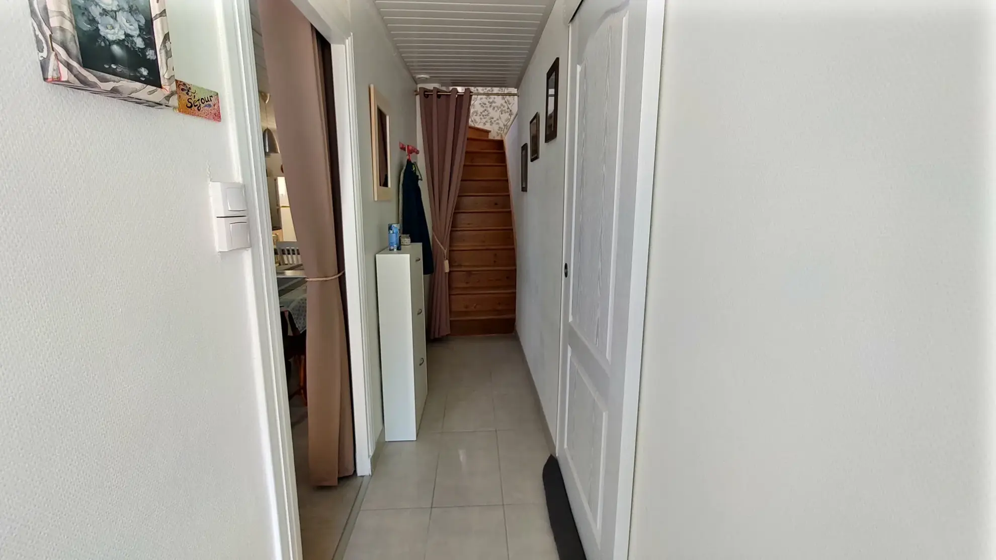Maison rénovée de 96 m² avec cour et garage à Saint-Germain-L'Herm 