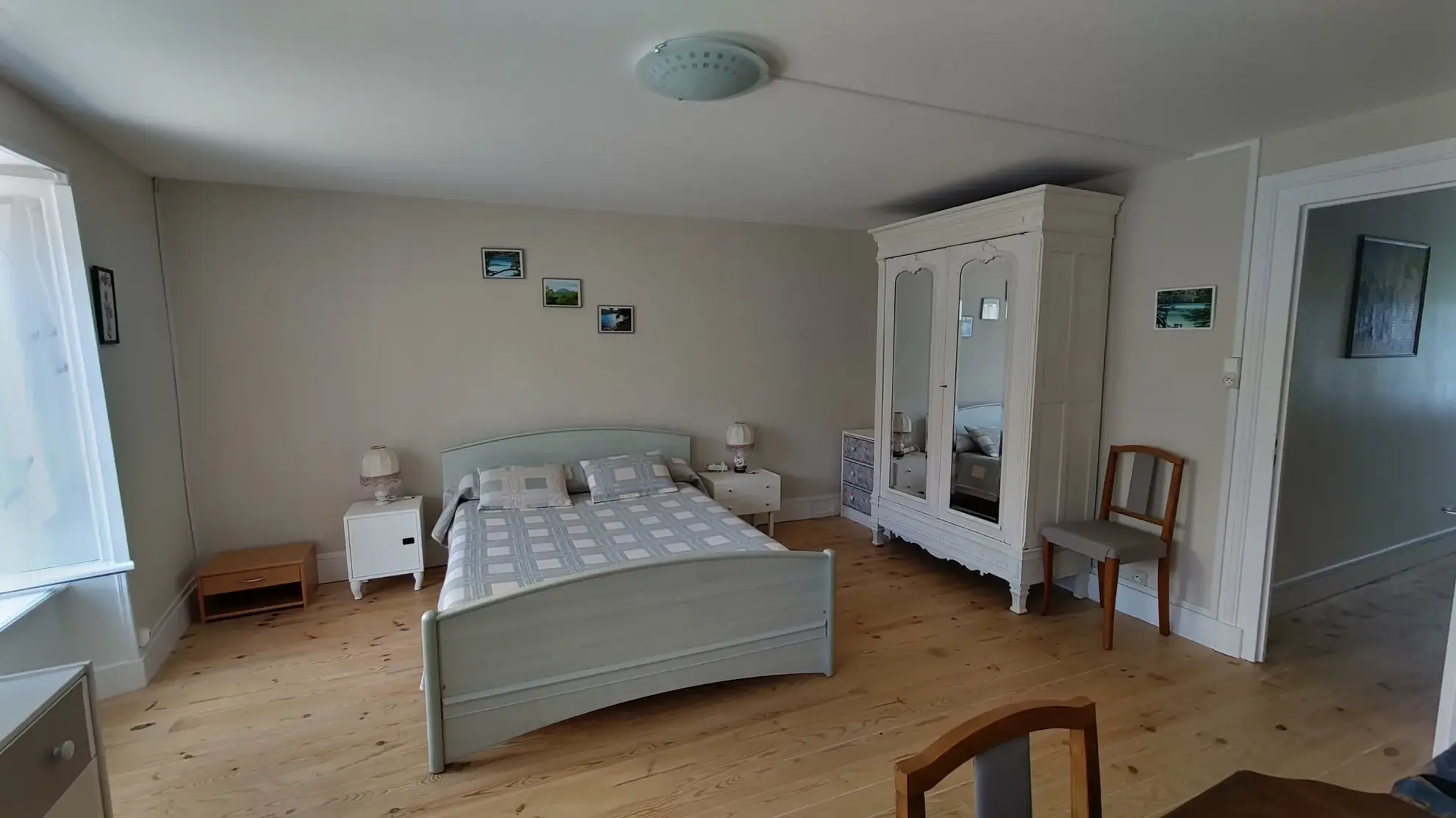 Maison rénovée de 96 m² avec cour et garage à Saint-Germain-L'Herm 
