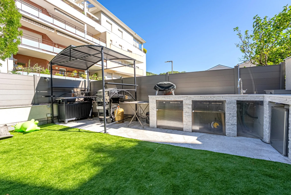 Appartement T5 avec Terrasse et Jardin à Échirolles - Quartier Frange Verte 