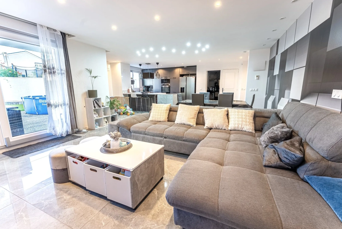 Appartement T5 avec Terrasse et Jardin à Échirolles - Quartier Frange Verte 