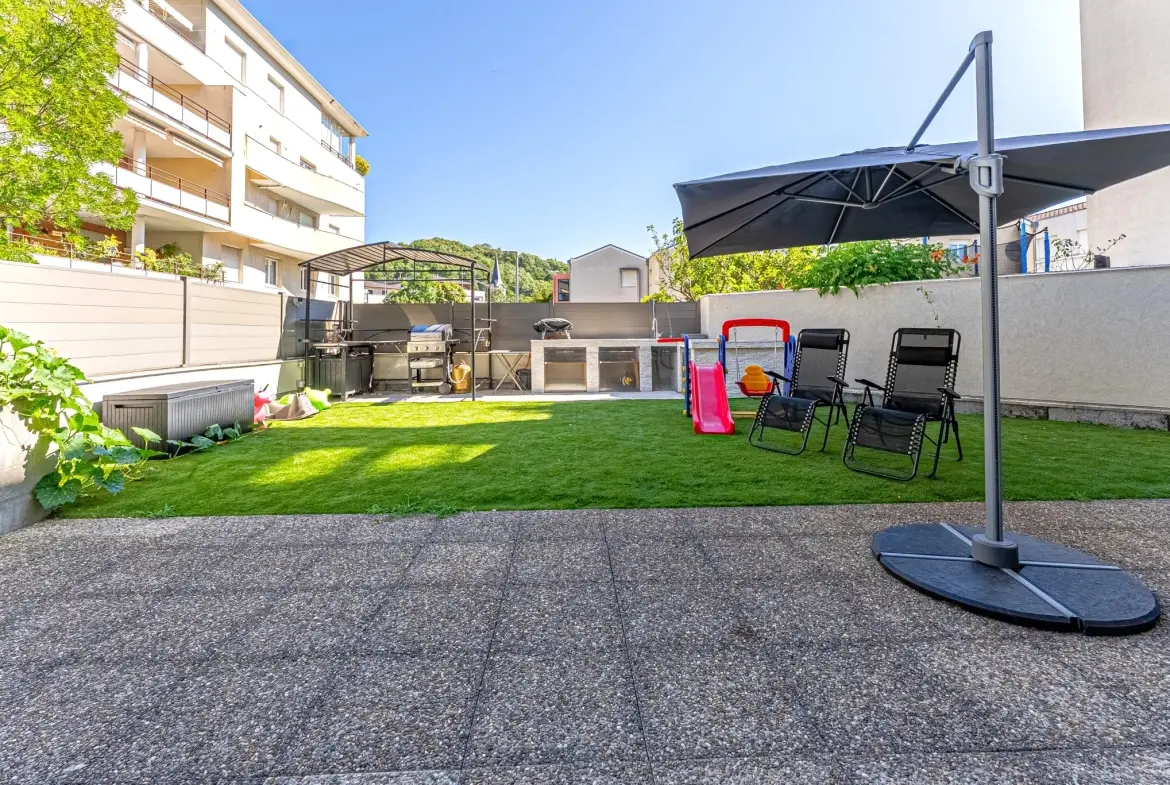Appartement T5 avec Terrasse et Jardin à Échirolles - Quartier Frange Verte 