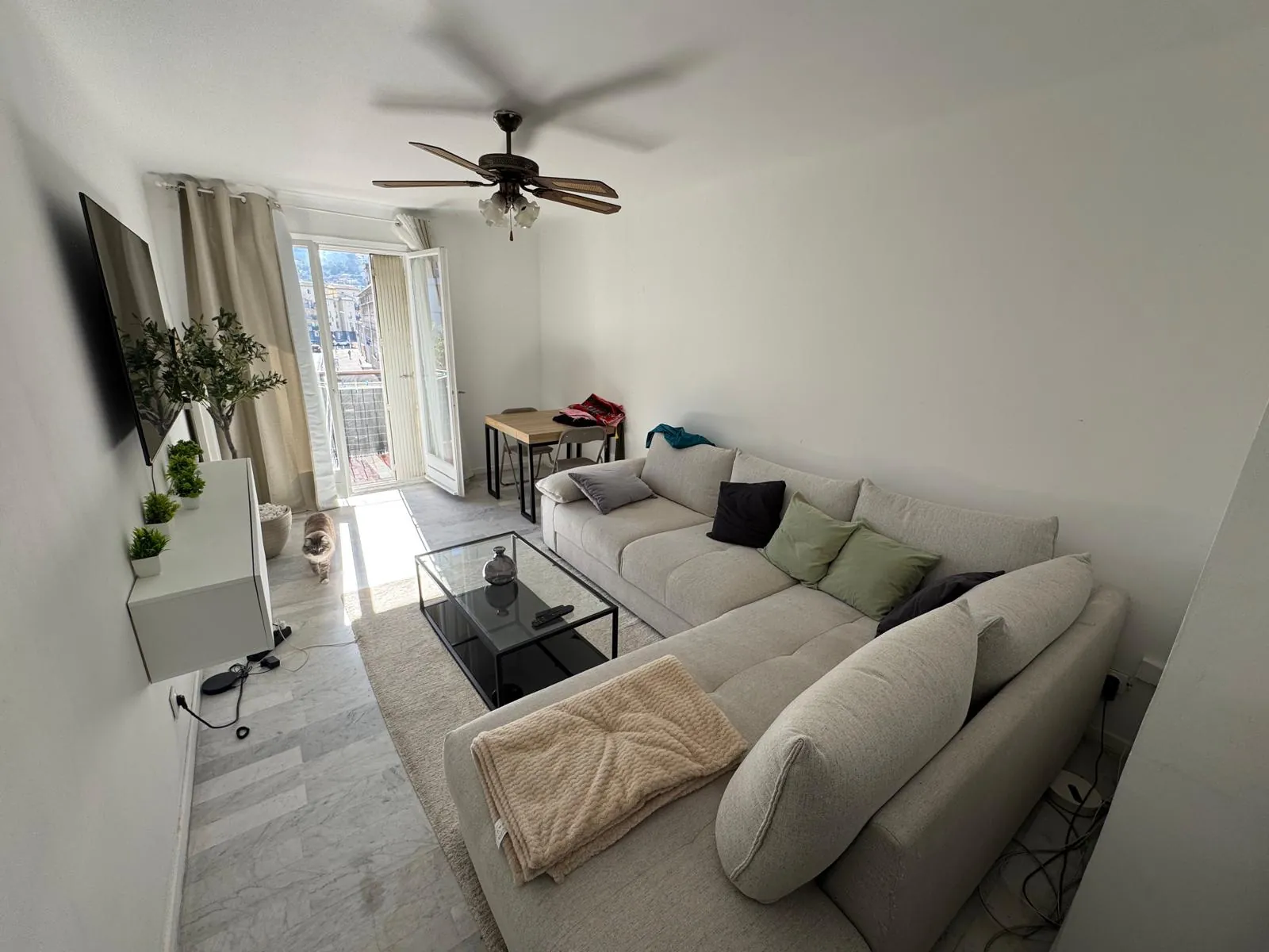 Appartement 3 pièces à Nice - Quartier des Heures Claires, Opportunité d'Investissement Loué 