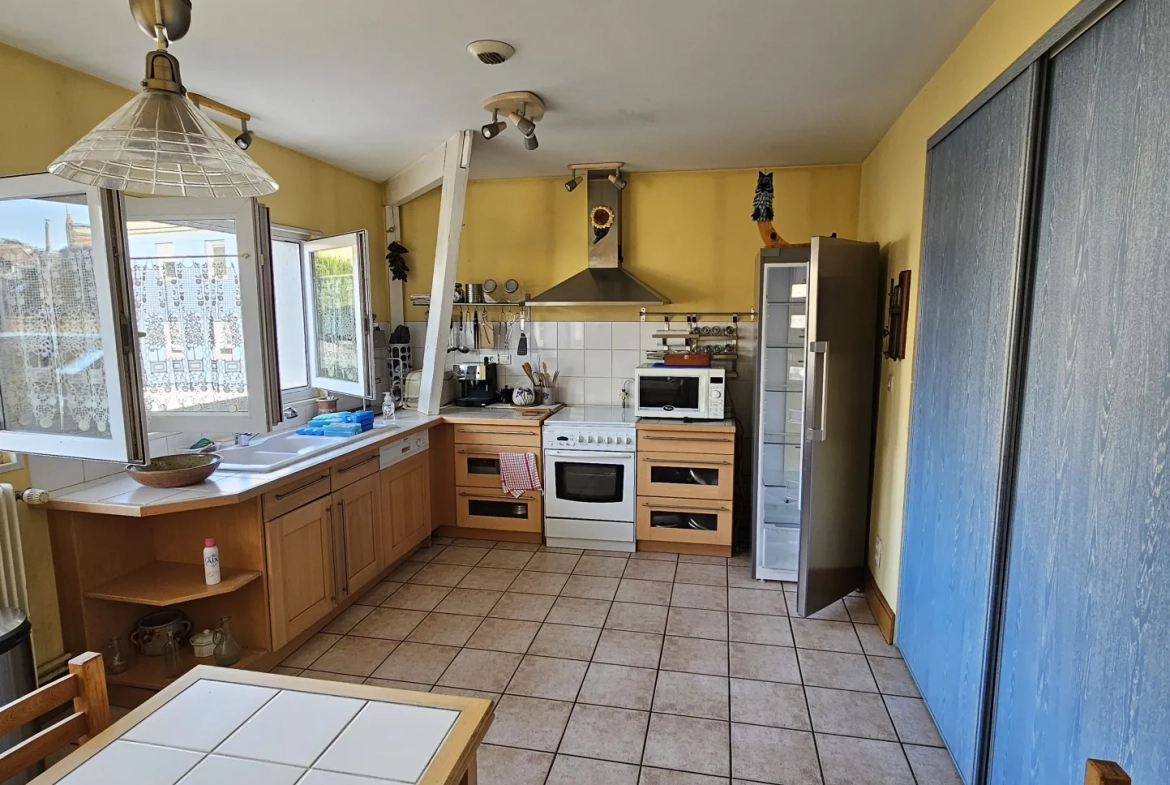 À vendre : Duplex de 143,70 m² avec vue sur la cathédrale à Bourges - Quartier Saint Bonnet 