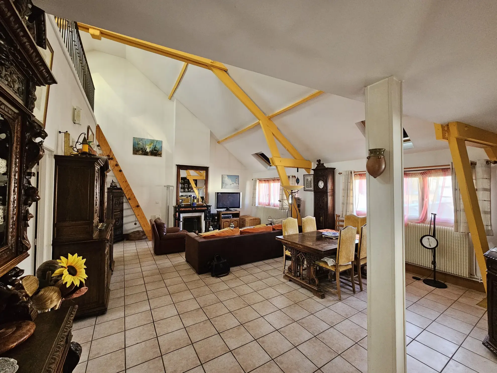 À vendre : Duplex de 143,70 m² avec vue sur la cathédrale à Bourges - Quartier Saint Bonnet 