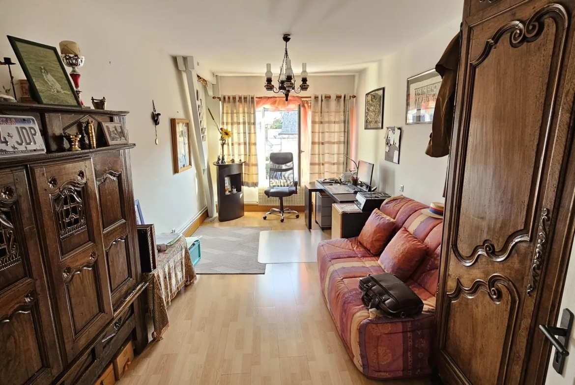 À vendre : Duplex de 143,70 m² avec vue sur la cathédrale à Bourges - Quartier Saint Bonnet 