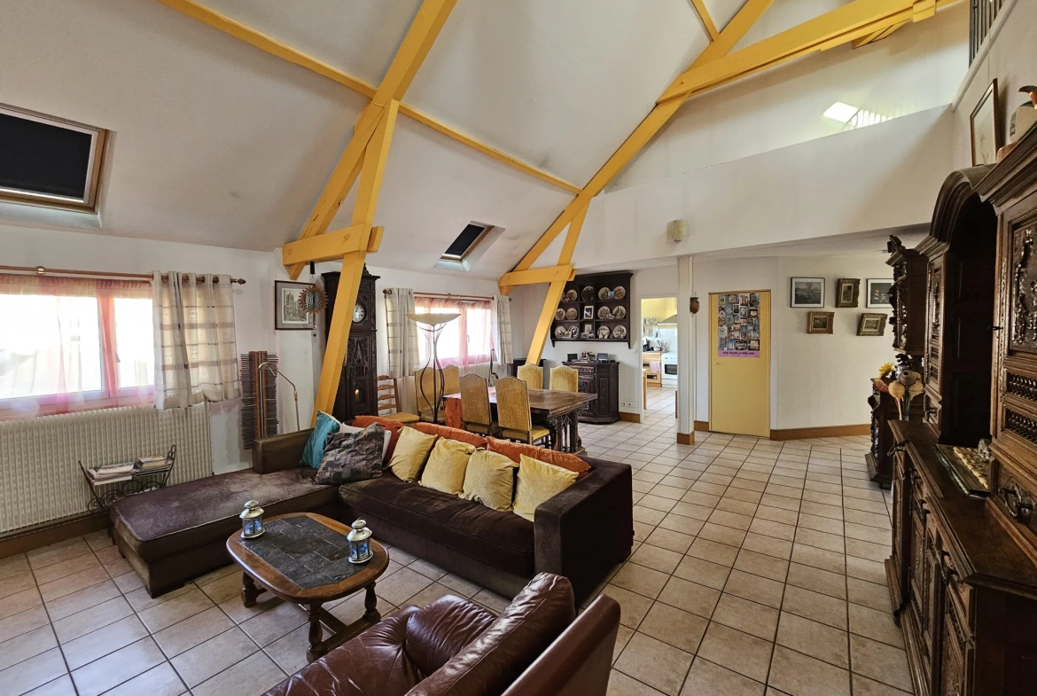 À vendre : Duplex de 143,70 m² avec vue sur la cathédrale à Bourges - Quartier Saint Bonnet 