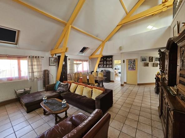 À vendre : Duplex de 143,70 m² avec vue sur la cathédrale à Bourges - Quartier Saint Bonnet