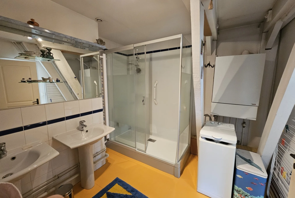 À vendre : Duplex de 143,70 m² avec vue sur la cathédrale à Bourges - Quartier Saint Bonnet 