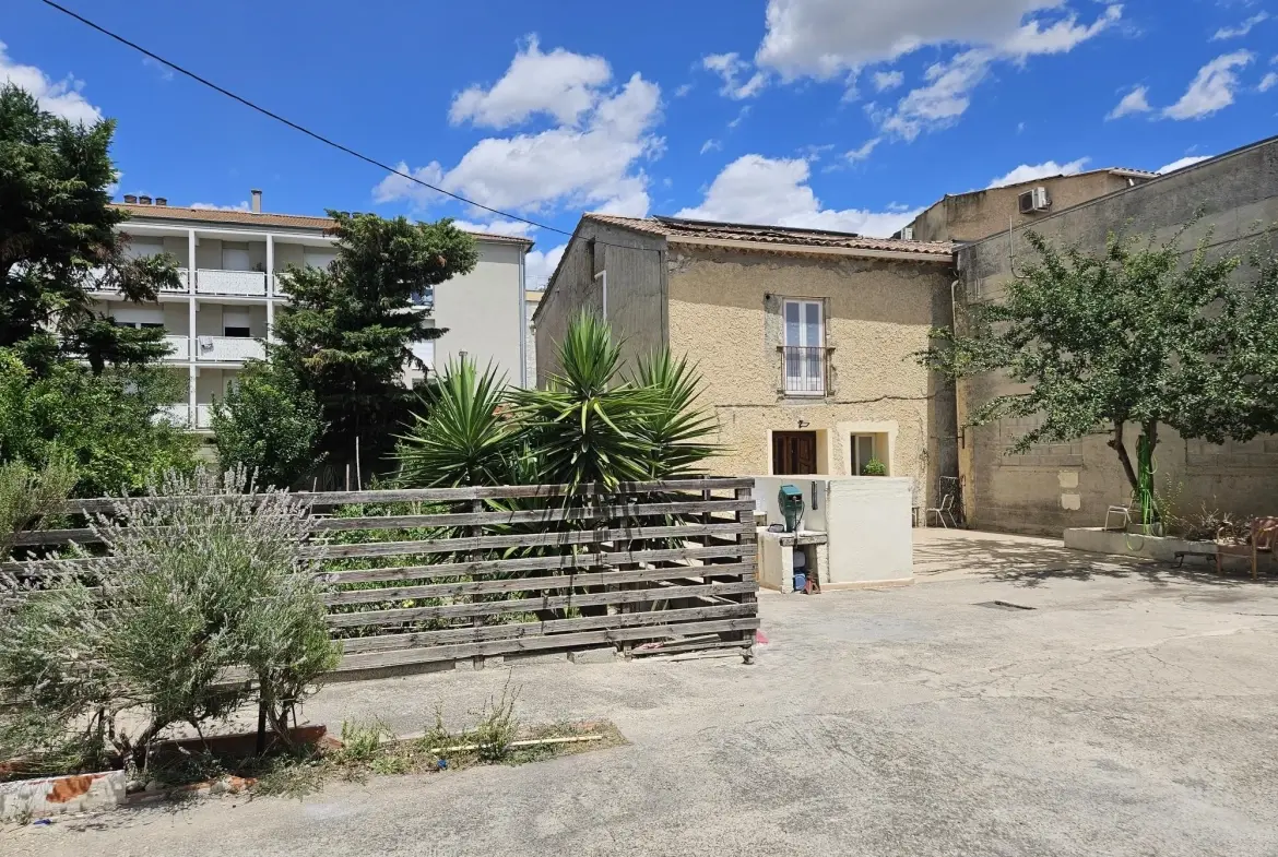 Maison individuelle de 180 m² à Orange, proche centre-ville, avec jardin et garage 