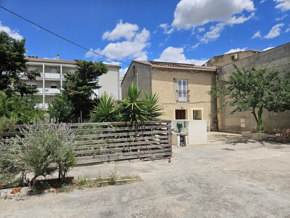 Maison individuelle de 180 m² à Orange, proche centre-ville, avec jardin et garage