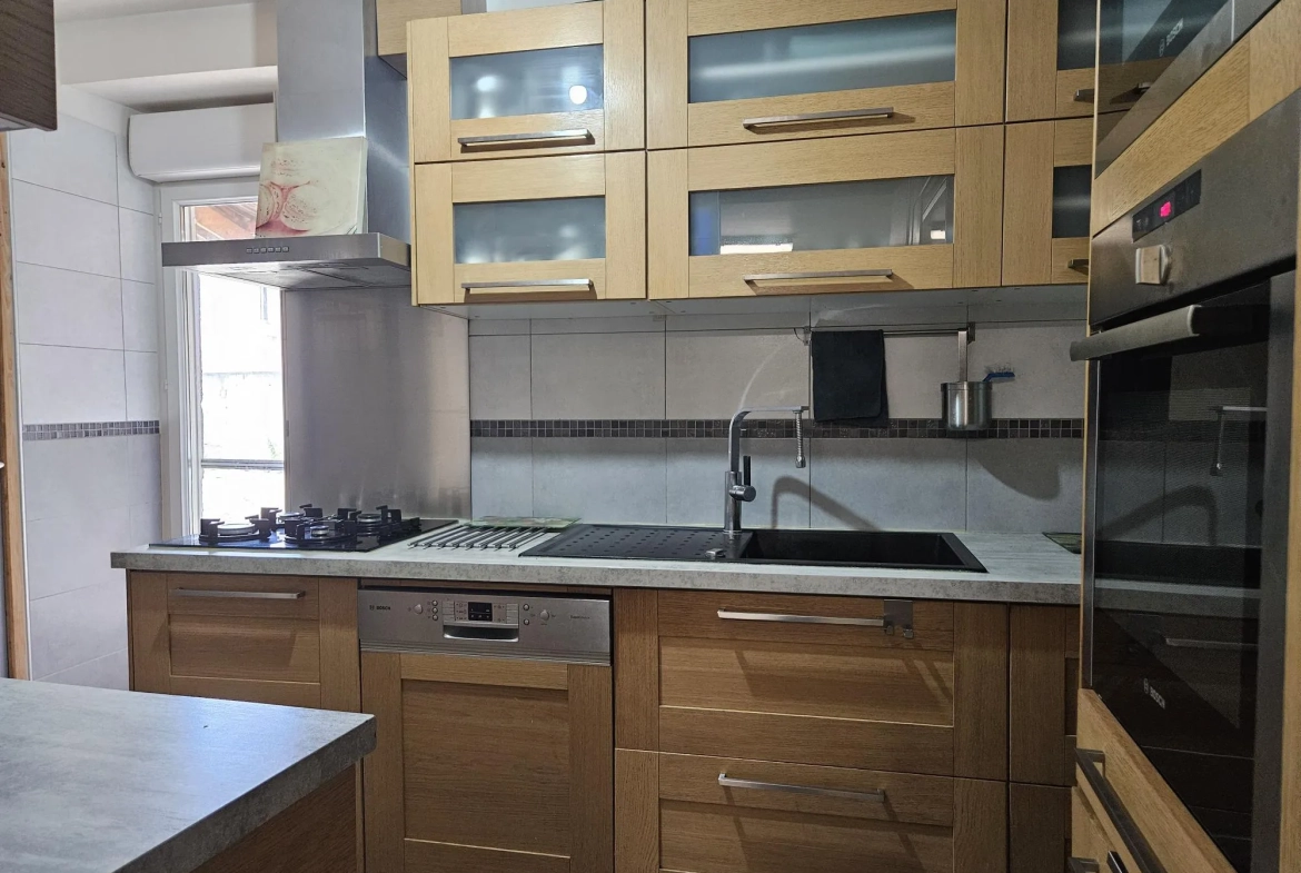 Maison individuelle de 180 m² à Orange, proche centre-ville, avec jardin et garage 
