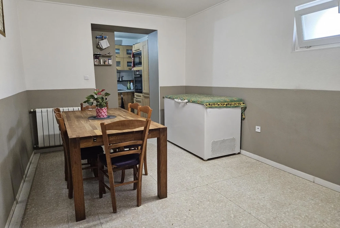 Maison individuelle de 180 m² à Orange, proche centre-ville, avec jardin et garage 