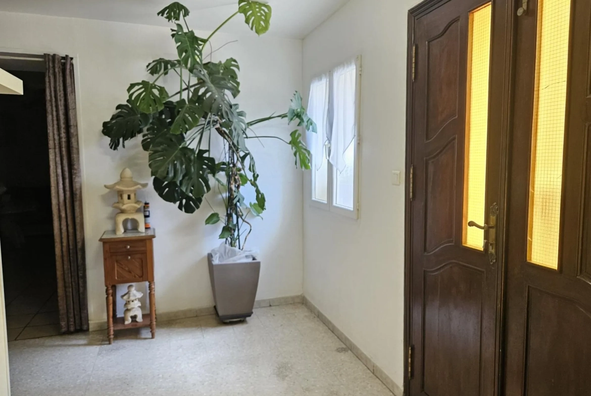 Maison individuelle de 180 m² à Orange, proche centre-ville, avec jardin et garage 