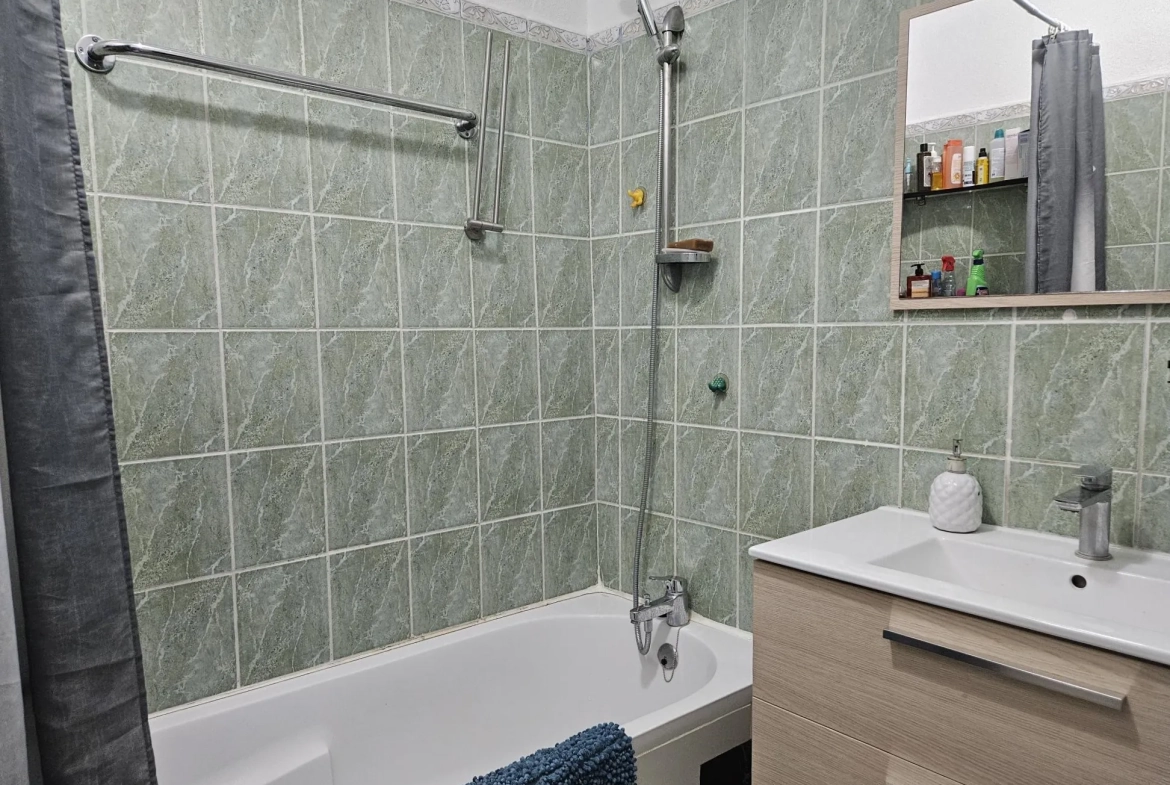 Maison individuelle de 180 m² à Orange, proche centre-ville, avec jardin et garage 