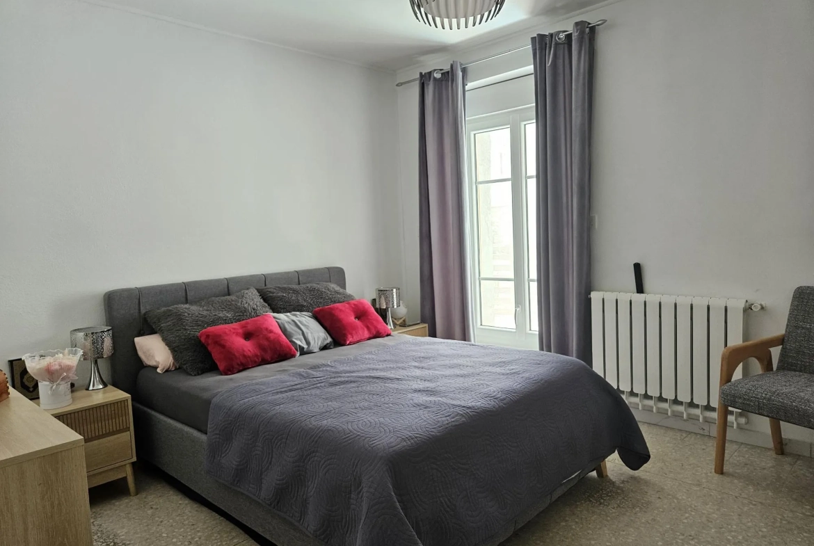 Maison individuelle de 180 m² à Orange, proche centre-ville, avec jardin et garage 