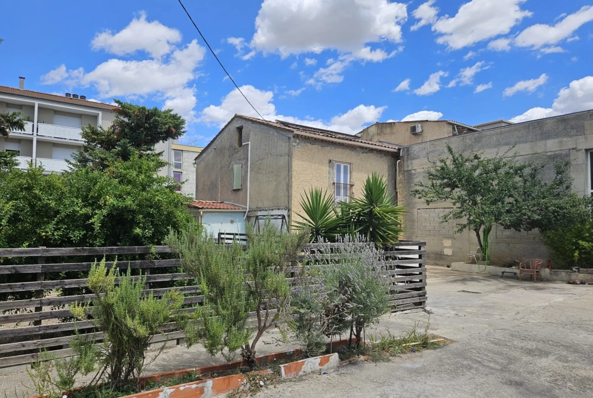 Maison individuelle de 180 m² à Orange, proche centre-ville, avec jardin et garage 
