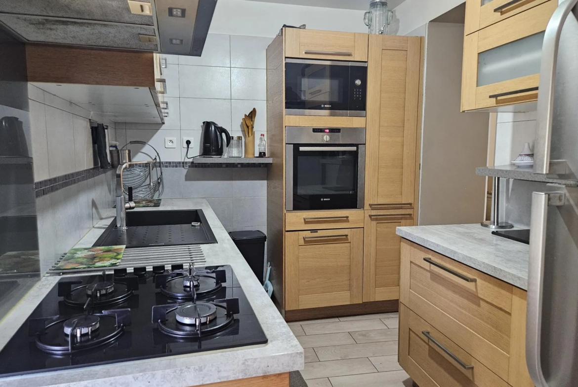 Maison individuelle de 180 m² à Orange, proche centre-ville, avec jardin et garage 