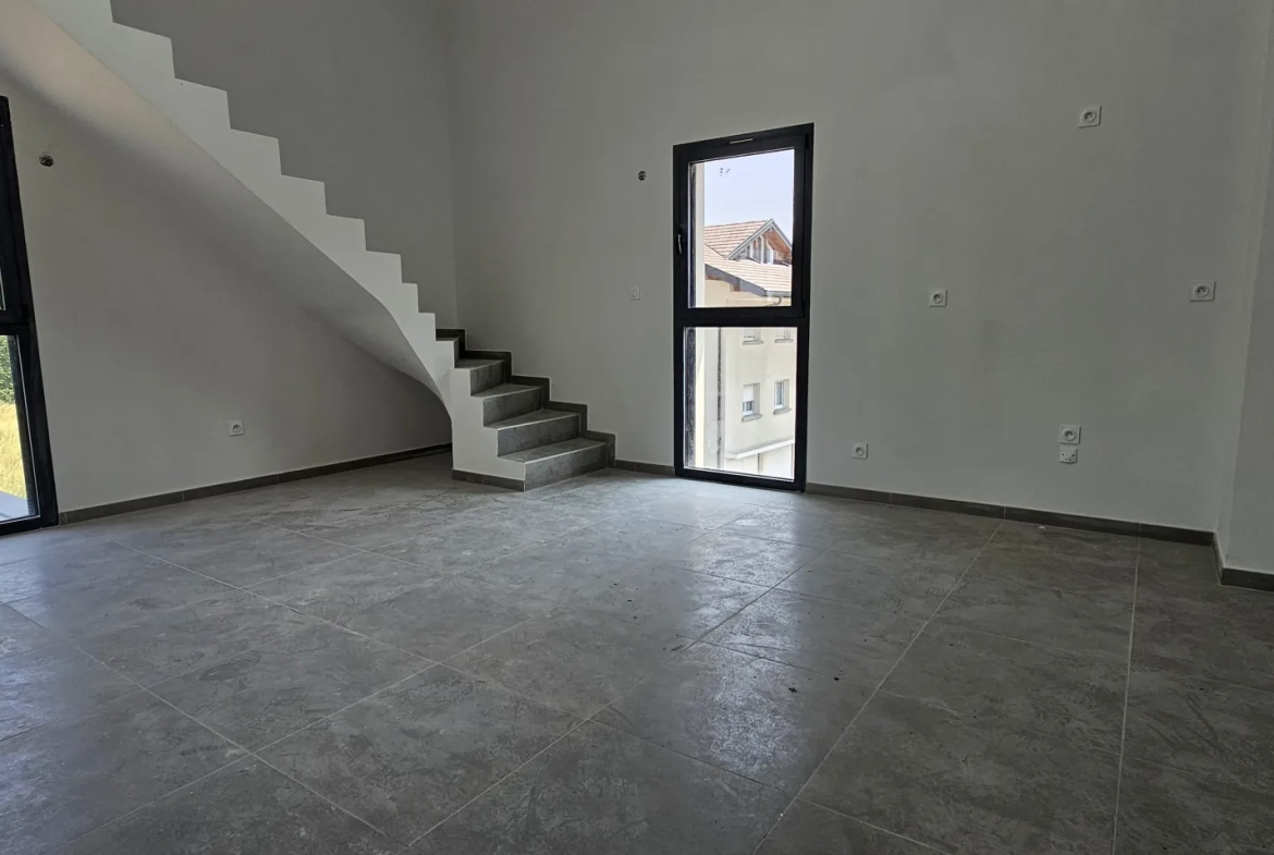 T3 Duplex en Dernier Étage à Saint Pierre en Faucigny - Résidence Moderne 