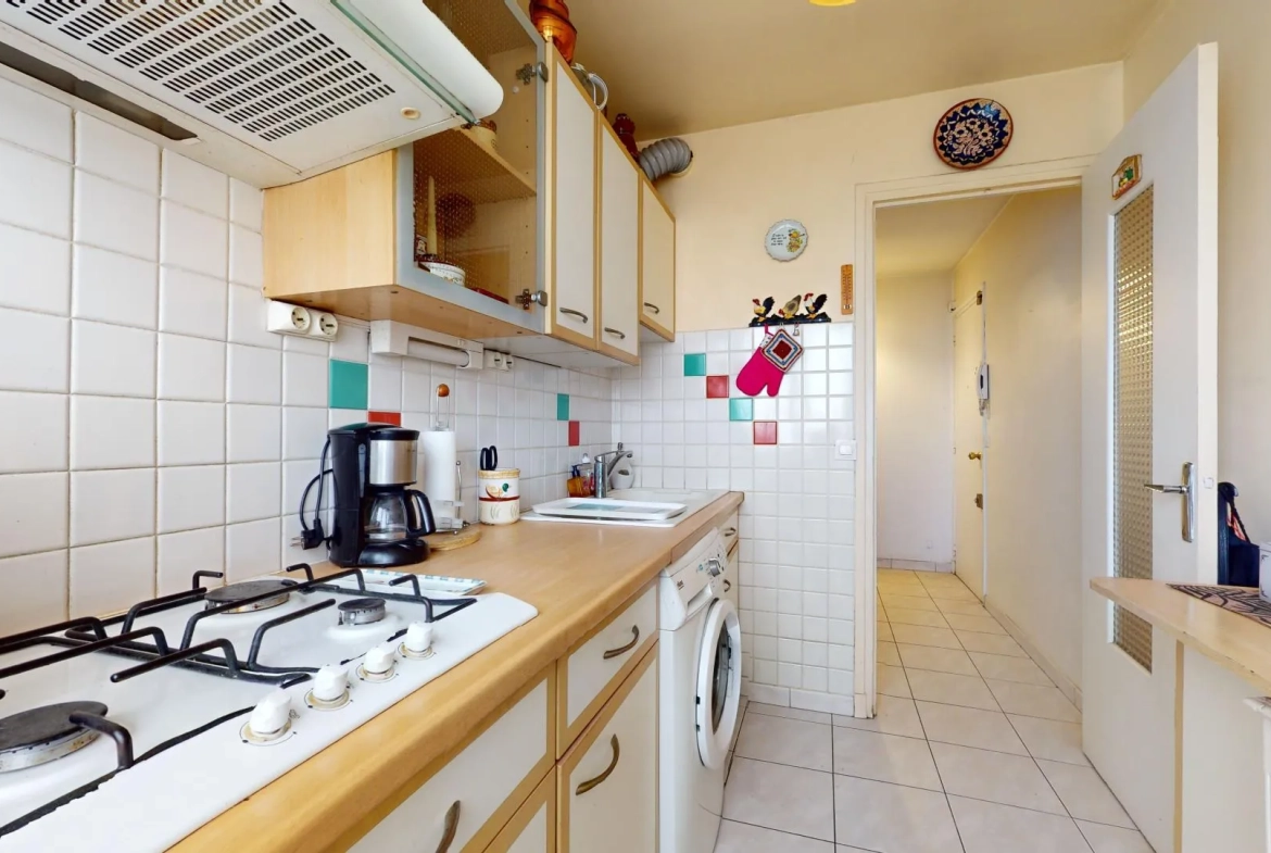 Appartement F2 à 100 m du RER B de Drancy avec cave et ascenseur 