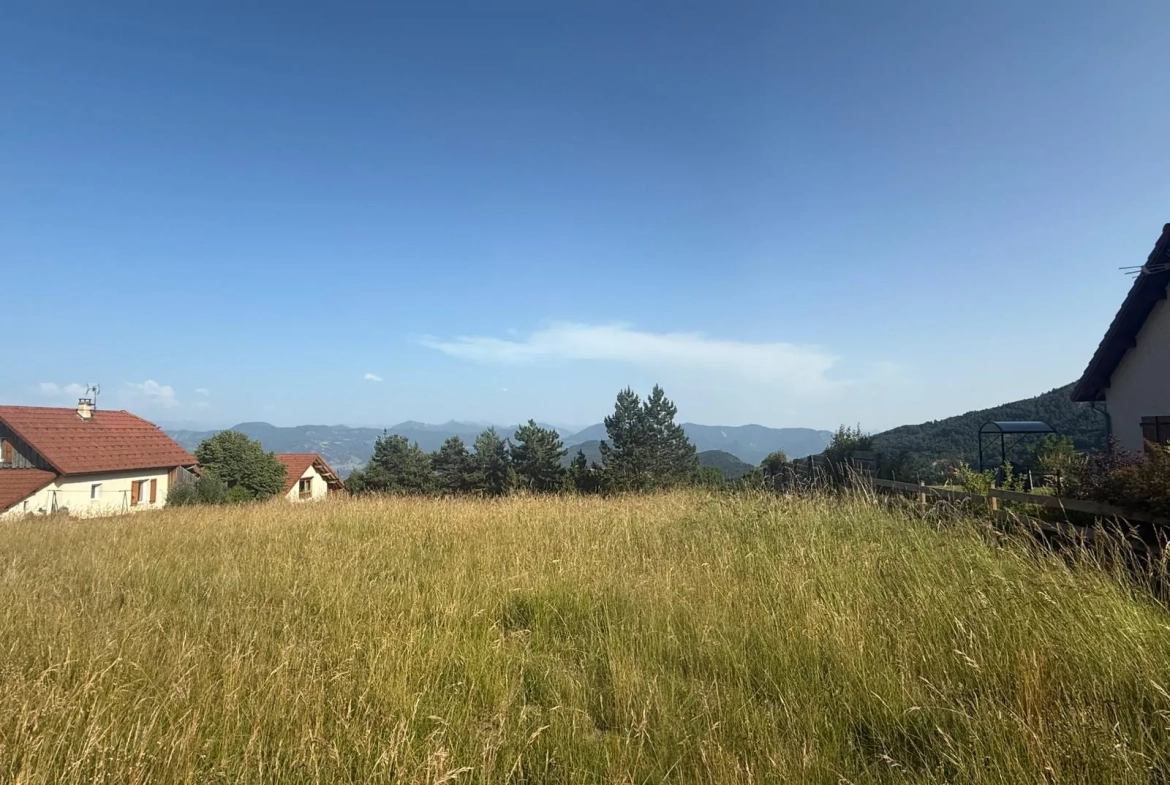 Terrain constructible de 1 500 m² à Sigoyer, Hautes-Alpes – Opportunité rare 