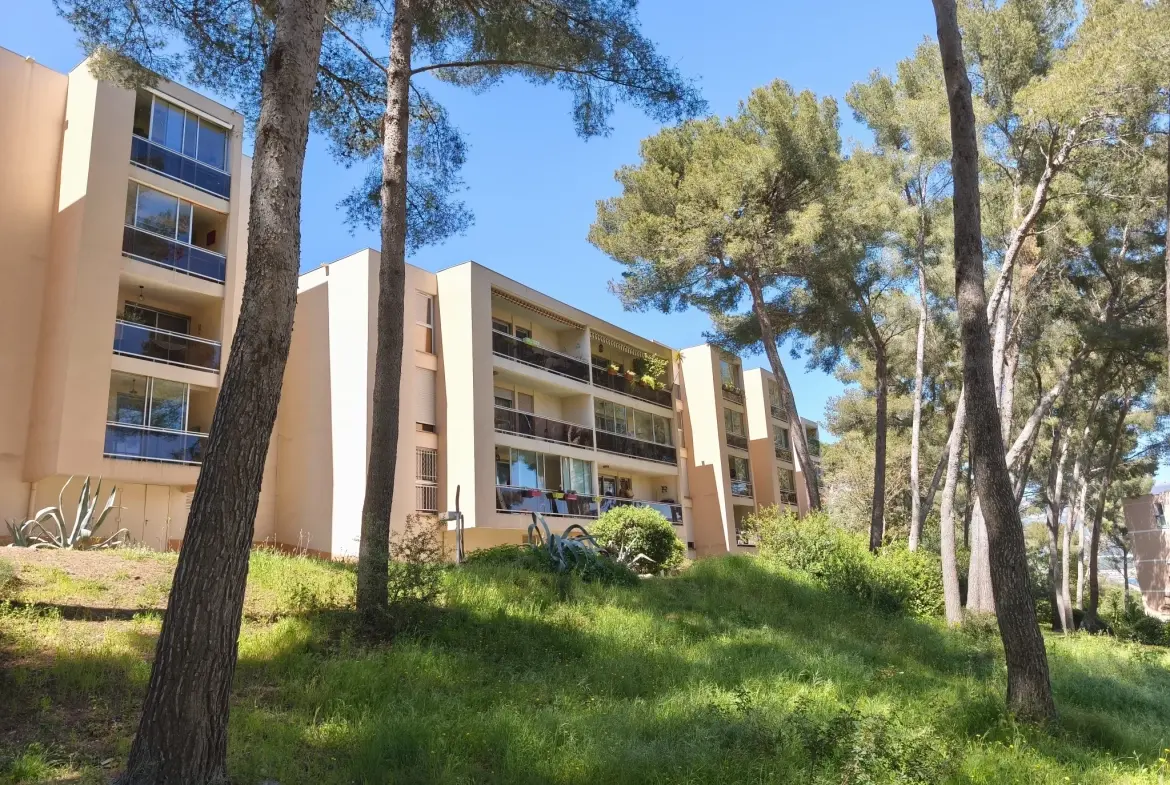 Appartement T4 de 80m² avec Terrasse et Cave à La Seyne-sur-Mer Tamaris 