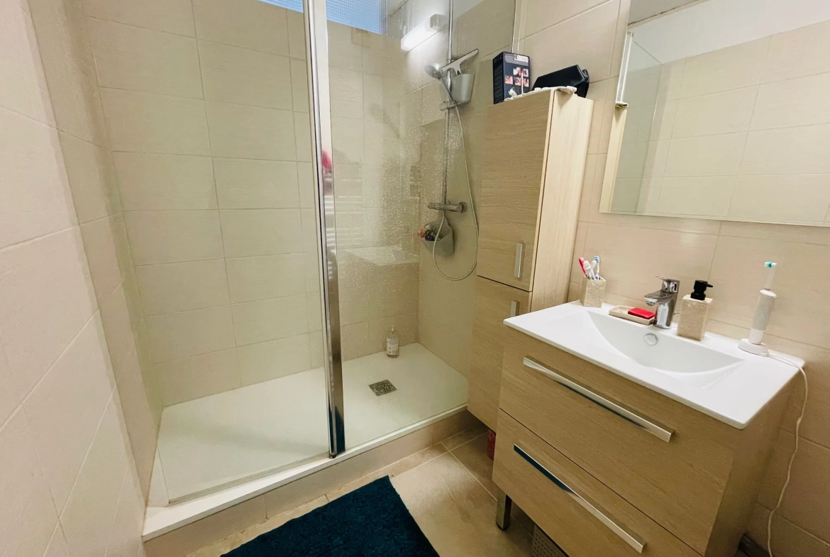 Appartement T4 de 80m² avec Terrasse et Cave à La Seyne-sur-Mer Tamaris 