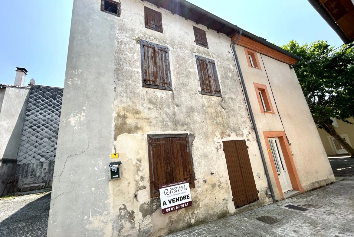 Maison de village à Le Fossat avec potentiel de rénovation – 81,6 m² 