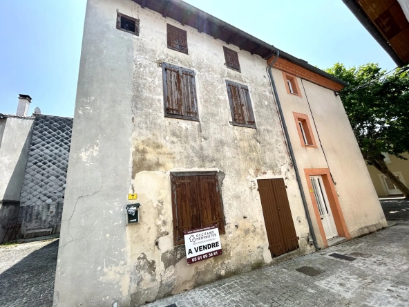 Maison de village à Le Fossat avec potentiel de rénovation – 81,6 m²