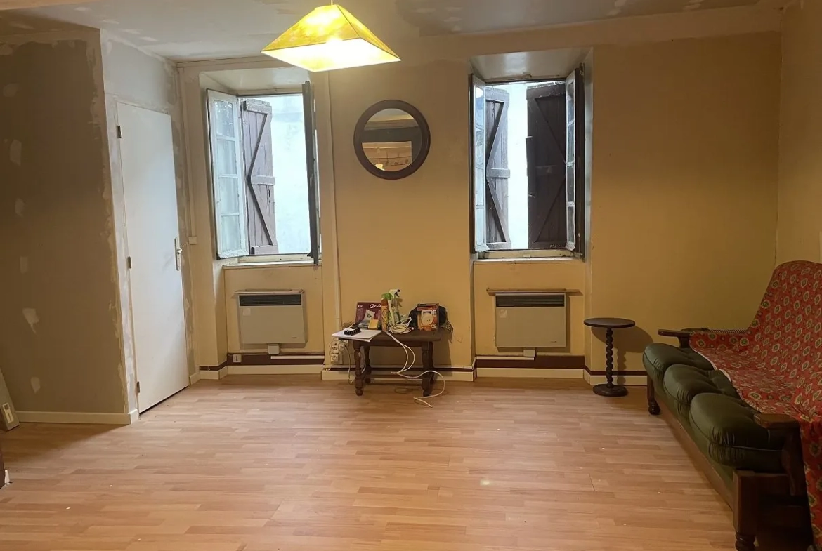 Maison de village à Le Fossat avec potentiel de rénovation – 81,6 m² 