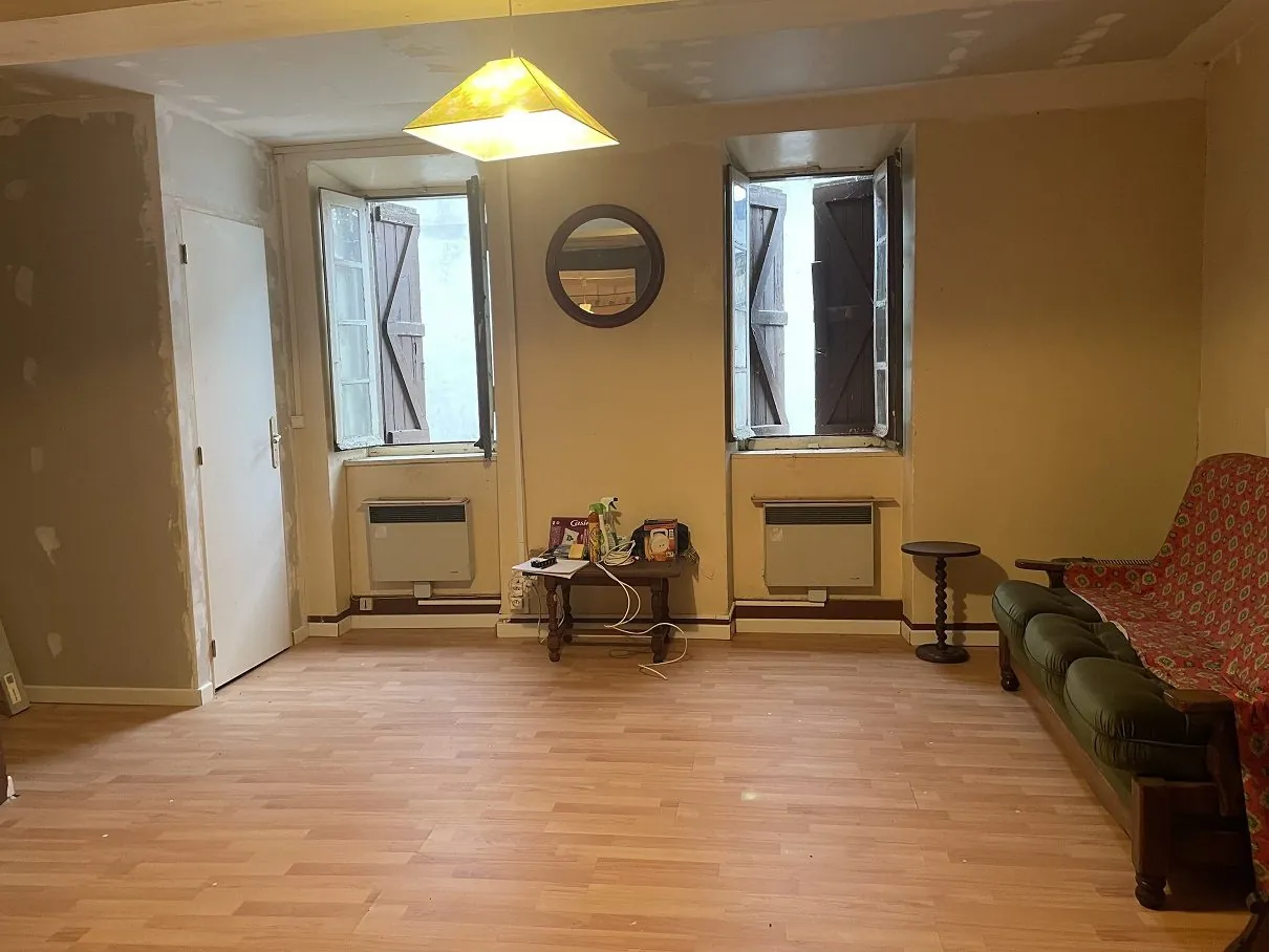 Maison de village à Le Fossat avec potentiel de rénovation – 81,6 m² 