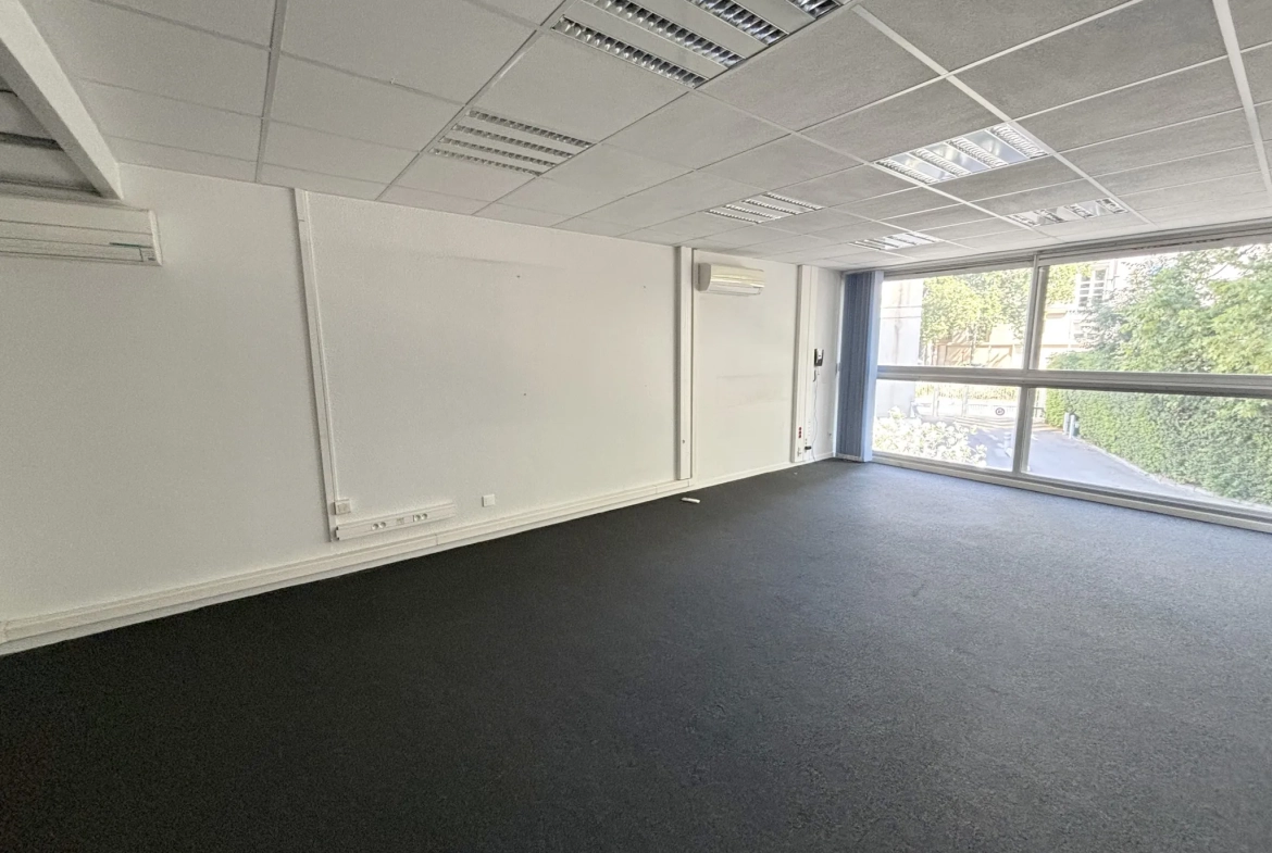 Appartement T1 à rénover de 35 m² avec balcon à Montpellier Antigone 