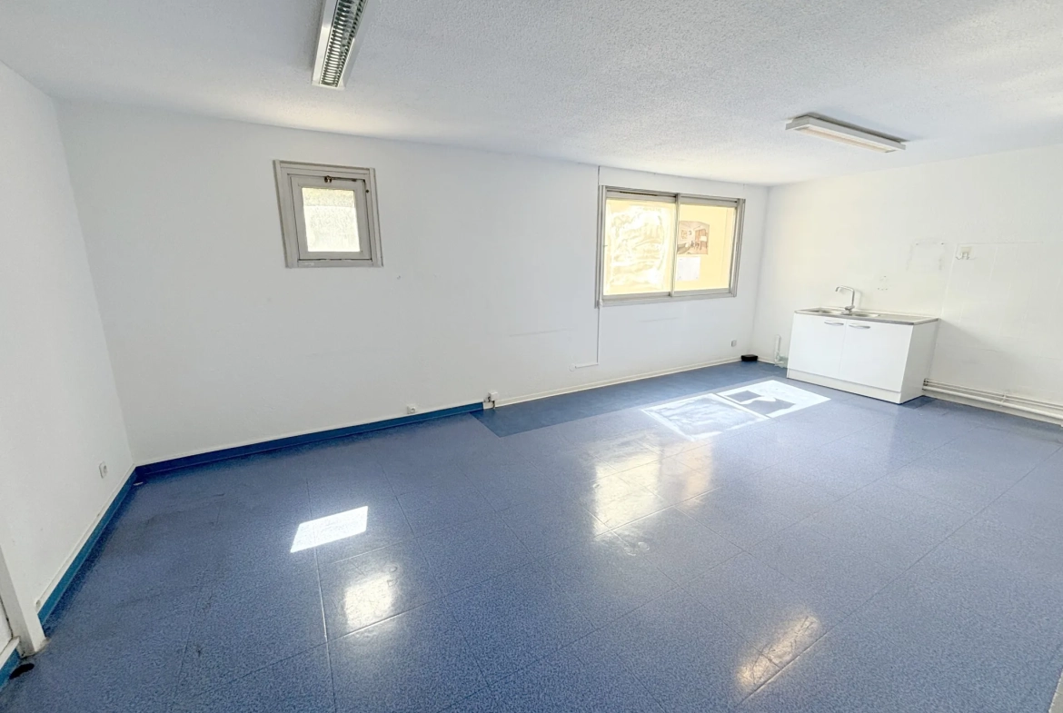 Appartement T1 à rénover de 35 m² avec balcon à Montpellier Antigone 