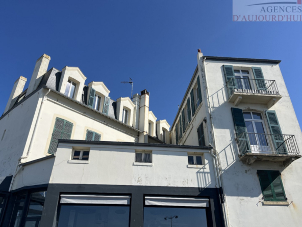 Studio de 25 m² à Villers-sur-Mer avec vue mer, chambre sous combles, vendu meublé à deux pas de la plage