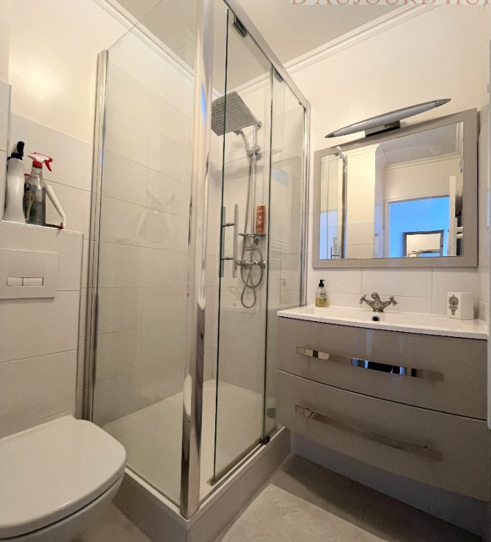 Studio de 20 m² à Blonville-sur-Mer avec balcon vue panoramique sur la mer et accès direct à la plage.