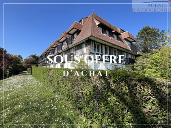 Appartement 2 pièces de 30 m² à Blonville-sur-Mer avec balcon, cave, parking, vue mer et environnement verdoyant.