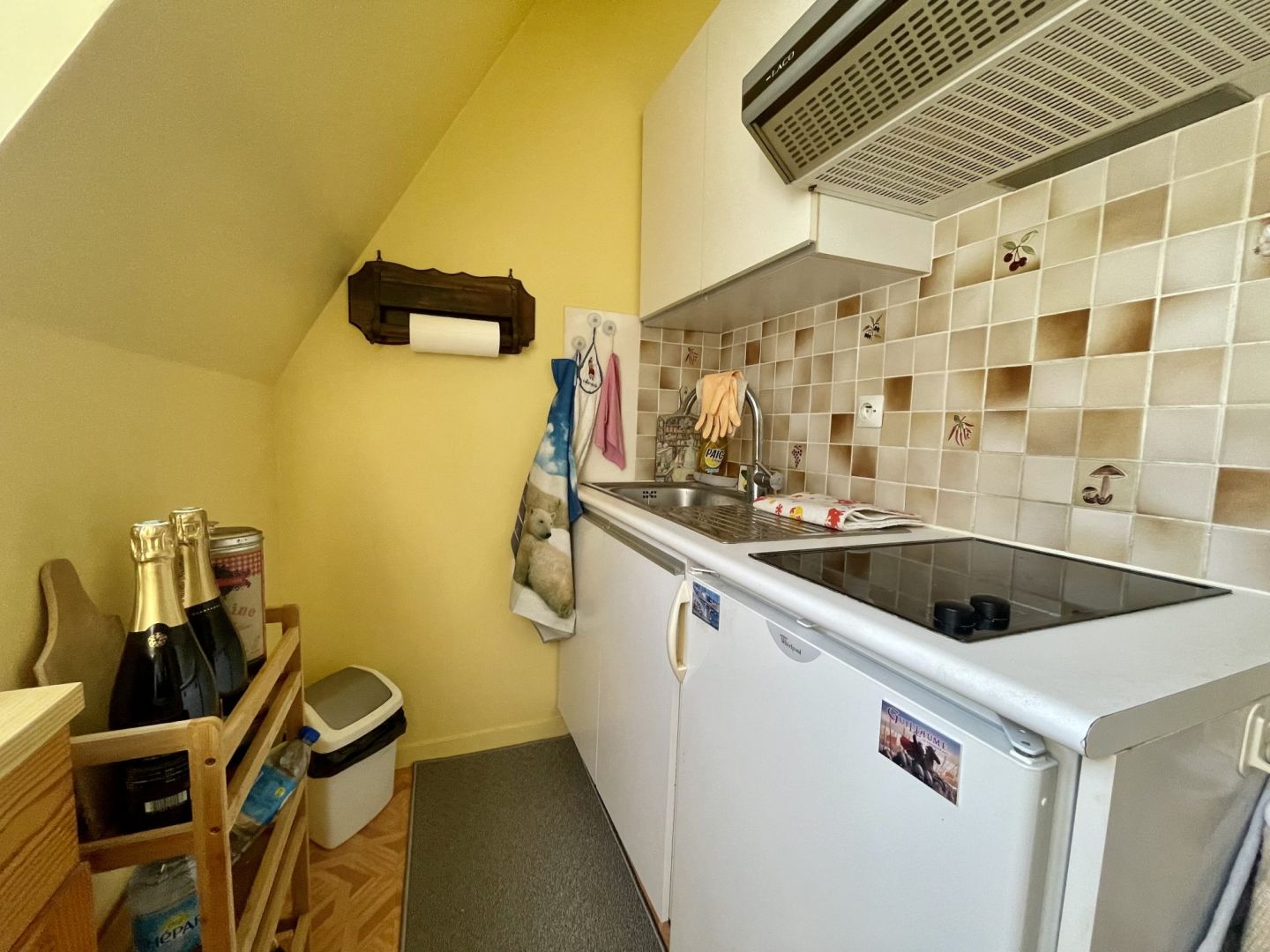 Appartement 3 pièces de 44 m² à Blonville-sur-Mer, avec balcon, situé au 3e étage avec ascenseur, vue dégagée.