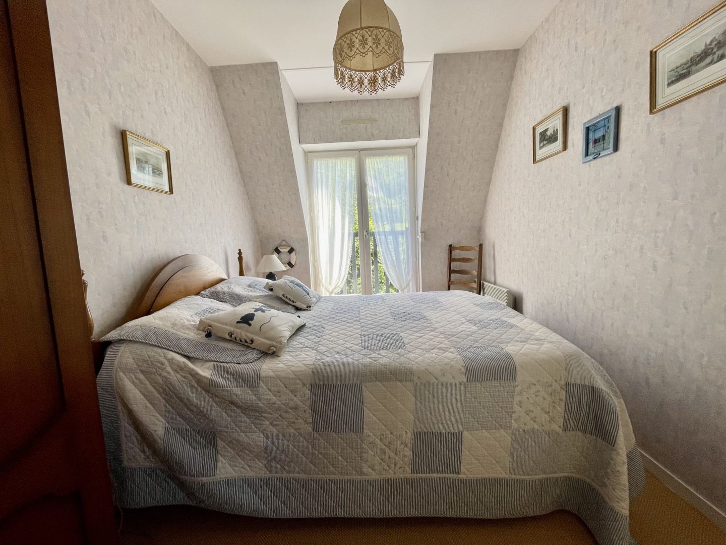 Appartement 3 pièces de 44 m² à Blonville-sur-Mer, avec balcon, situé au 3e étage avec ascenseur, vue dégagée.