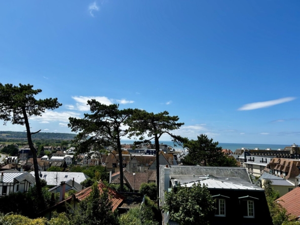 Appartement 2 pièces de 29 m² à Blonville-sur-Mer, avec balcon, proche plage et vue dégagée.