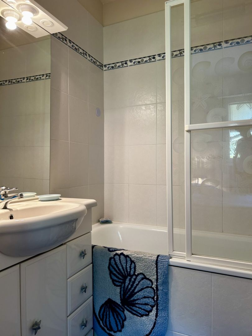 Appartement 2 pièces de 29 m² à Blonville-sur-Mer, avec balcon, proche plage et vue dégagée.
