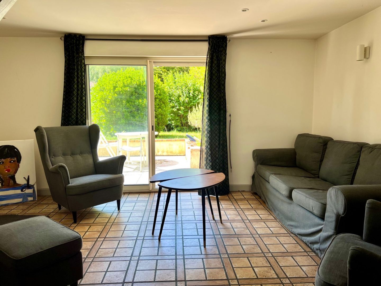 Maison de 120 m² à Blonville-sur-Mer, avec 4 pièces, jardin clos de 460 m², cheminée, terrasse et garage.