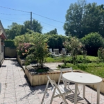 Maison de 120 m² à Blonville-sur-Mer, avec 4 pièces, jardin clos de 460 m², cheminée, terrasse et garage.