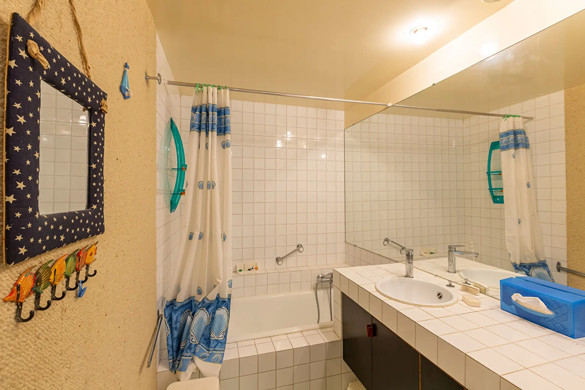 Duplex 5 pièces de 129 m² à Plérin, proche plage, avec jardin, garage, parking et cheminée.