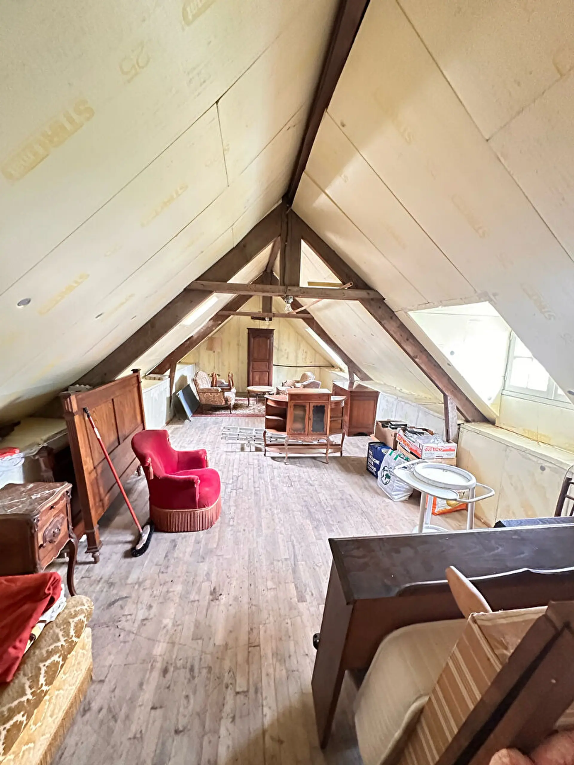 Longère en pierre de 159 m² à Saint‑Brieuc avec garage‑atelier, jardin de 483 m² et appartement secondaire.