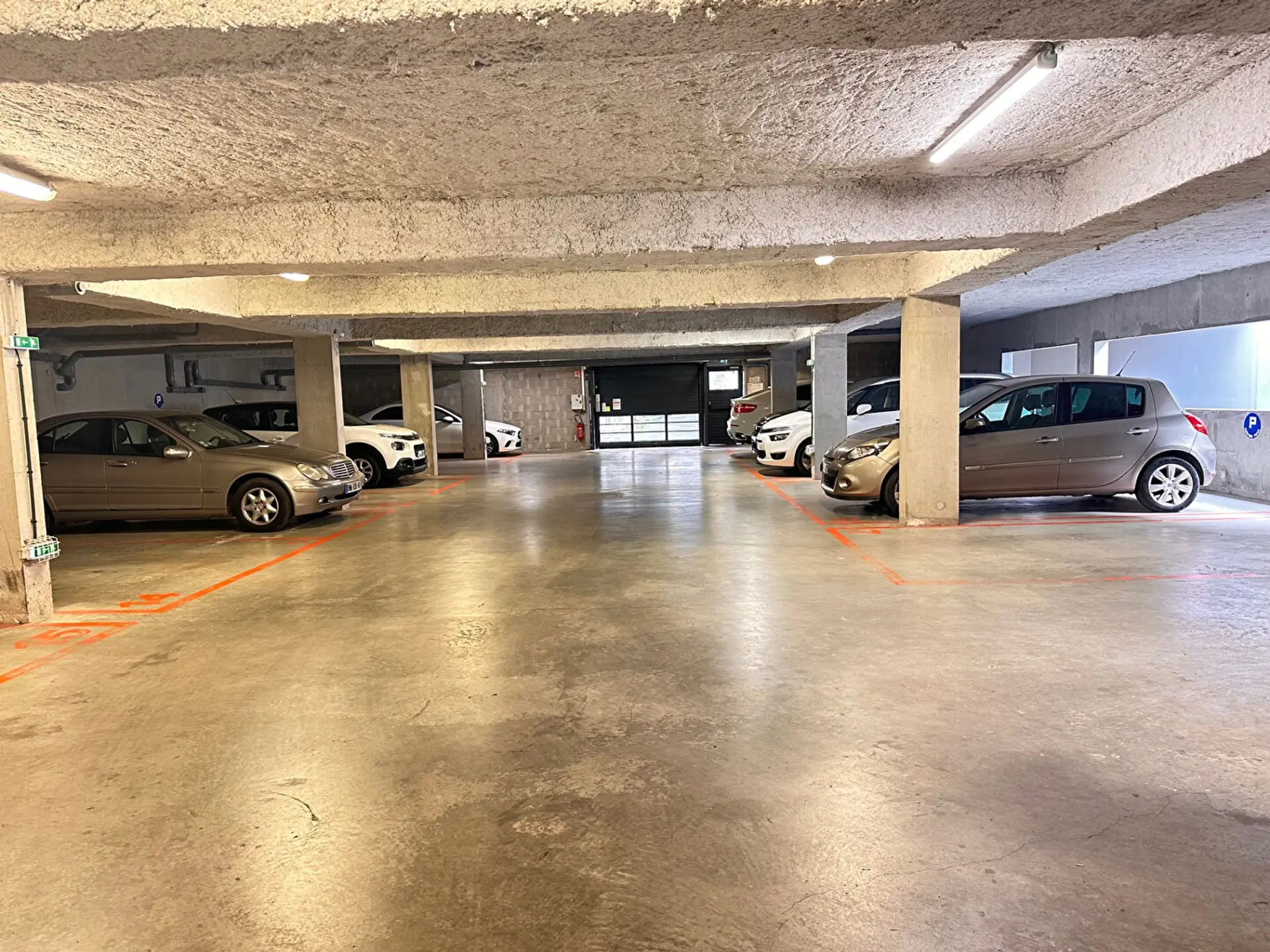 Appartement 3 pièces traversant de 55 m² à Saint‑Brieuc centre‑ville, balcon, terrasse, parking privé et ascenseur PMR.