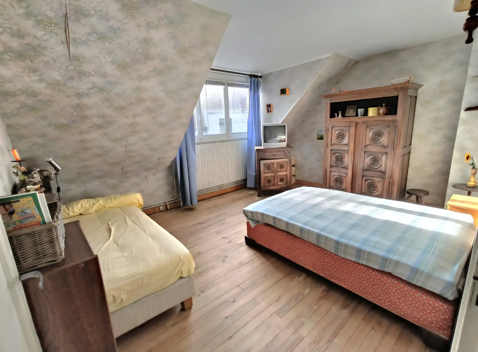 Maison semi mitoyenne avec 4 chambres, jardin et garage à Saint Martin Boulogne 