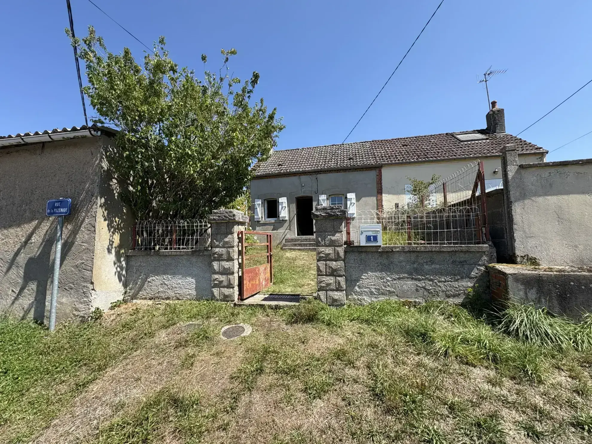 Maison de campagne mitoyenne à Cercy-la-Tour - Pied-à-terre idéal 